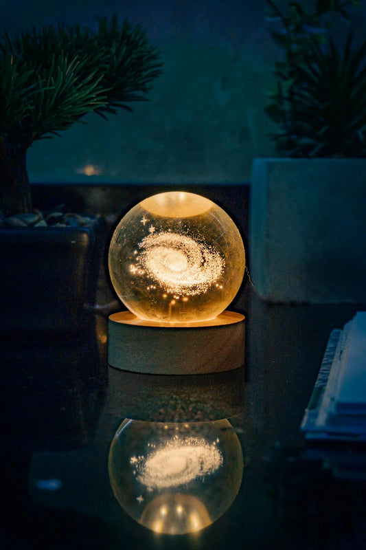 LAMPARA ESFERA DE CRISTAL CON GALAXIAS